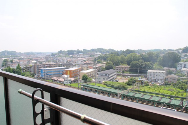 鶴川駅すぐ目の前！ 利便性と資産価値にこだわったマンションに住み替え_02