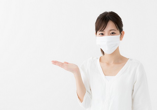 マスクの女性
