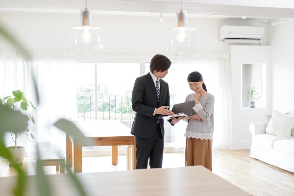 物件内覧の際にもらえる資料で仲介会社のレベルが分かります Redsエージェントの不動産コラム 仲介手数料無料 割引での不動産 の売却 購入はreds レッズ