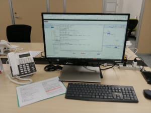 PCと書類とキーボード