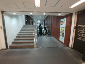 横浜天理ビル入口