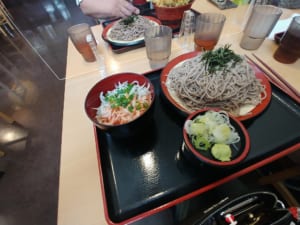 つか蕎麦・しらすと桜エビのミニ丼セット（蕎麦大盛）