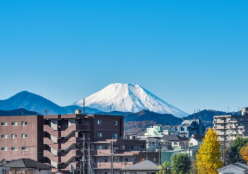 富士山と東京の住宅地