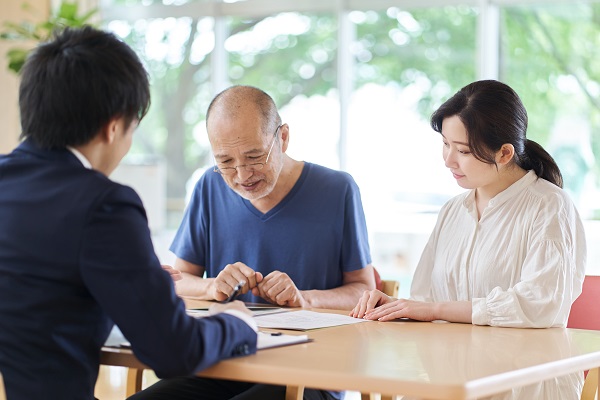 相談をする親子