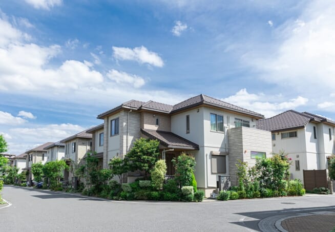 【2023年12月不動産市況】中古戸建て、在庫が2万件を突破しエリア別の価格不安定傾向は続く