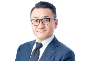 中石 輝