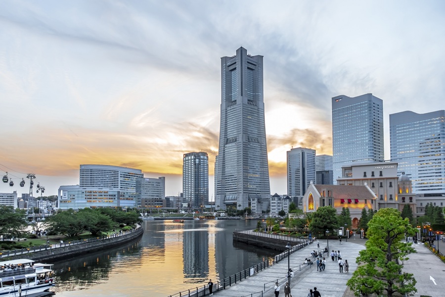 横浜